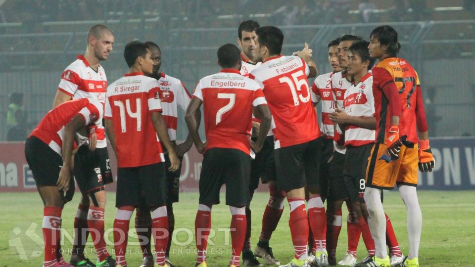 Madura United akan coba mengamankan tiga poin saat menjamu Persib Bandung di Madura. Copyright: © Ian Setiawan/INDOSPORT